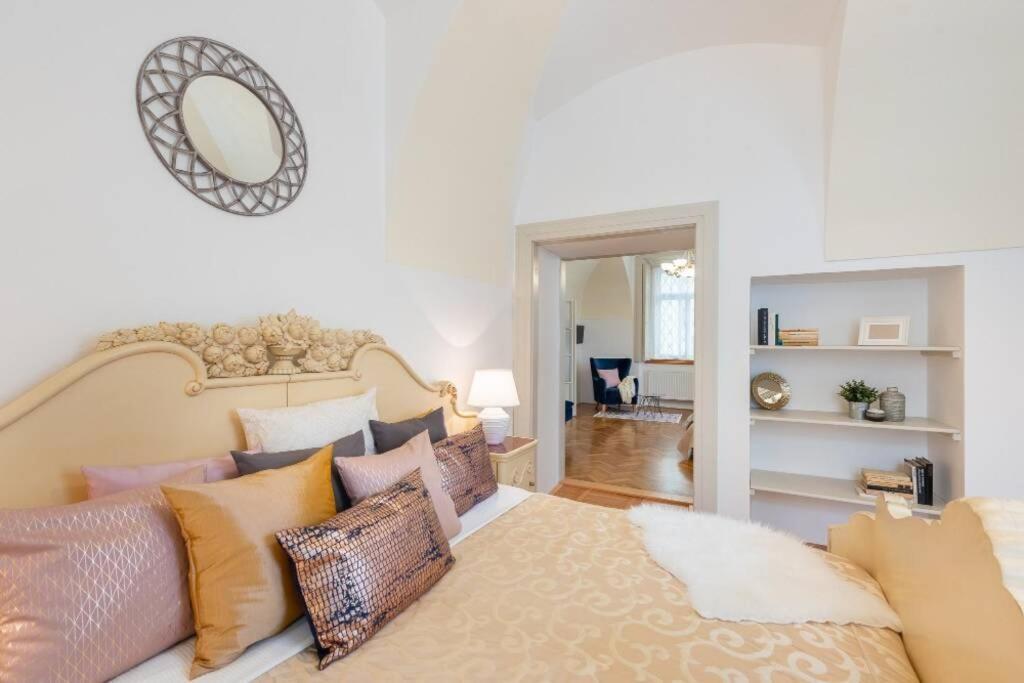 Rose Apartments / Romantic & Cozy / City Center 布拉格 外观 照片