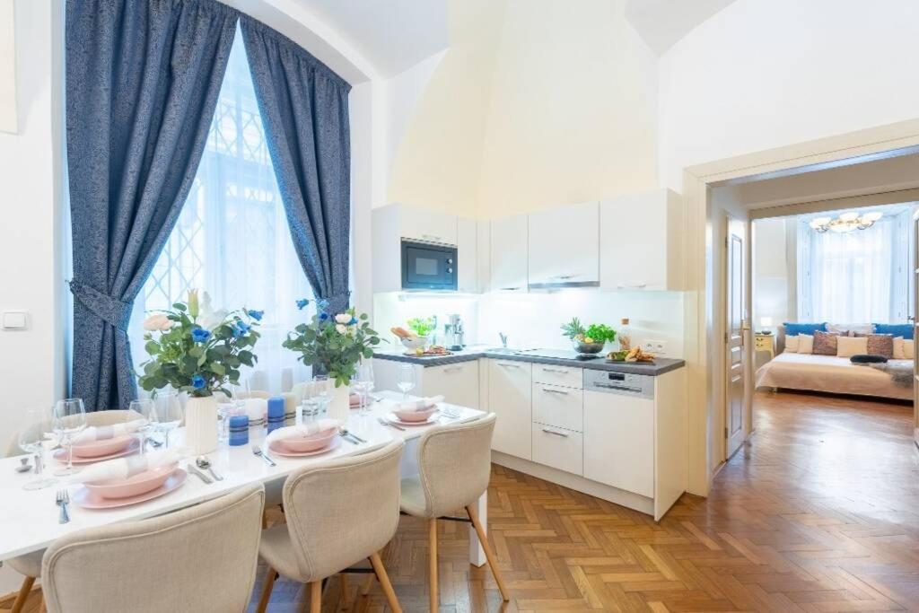 Rose Apartments / Romantic & Cozy / City Center 布拉格 外观 照片