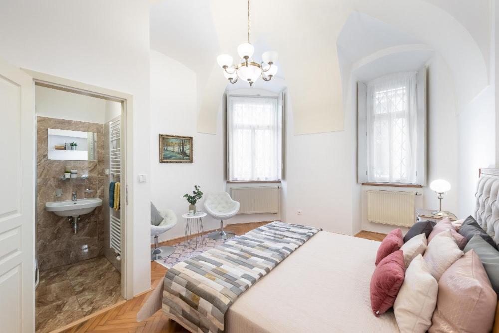 Rose Apartments / Romantic & Cozy / City Center 布拉格 外观 照片