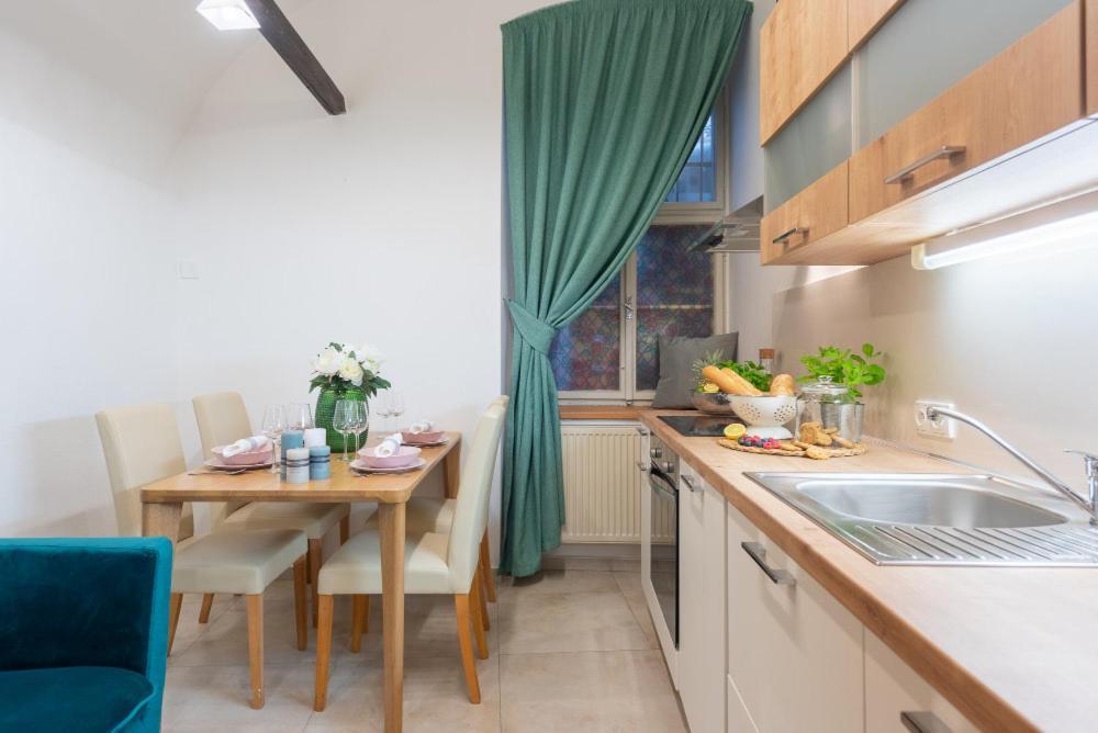 Rose Apartments / Romantic & Cozy / City Center 布拉格 外观 照片