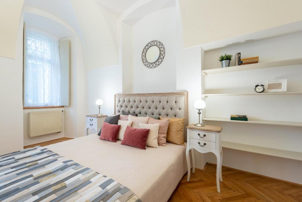 Rose Apartments / Romantic & Cozy / City Center 布拉格 外观 照片